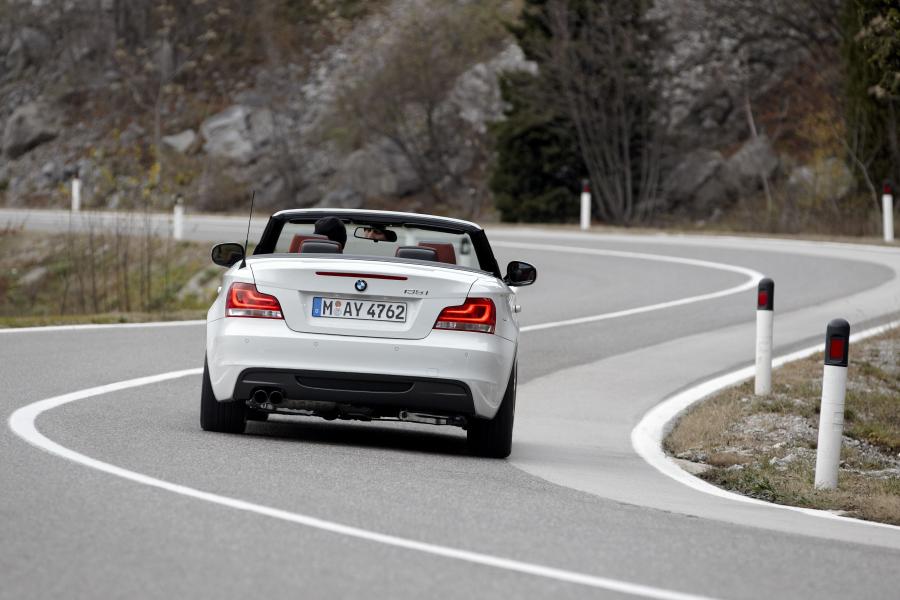  BMW 1-Series Convertible 2011 года  (фото 56 из 69)